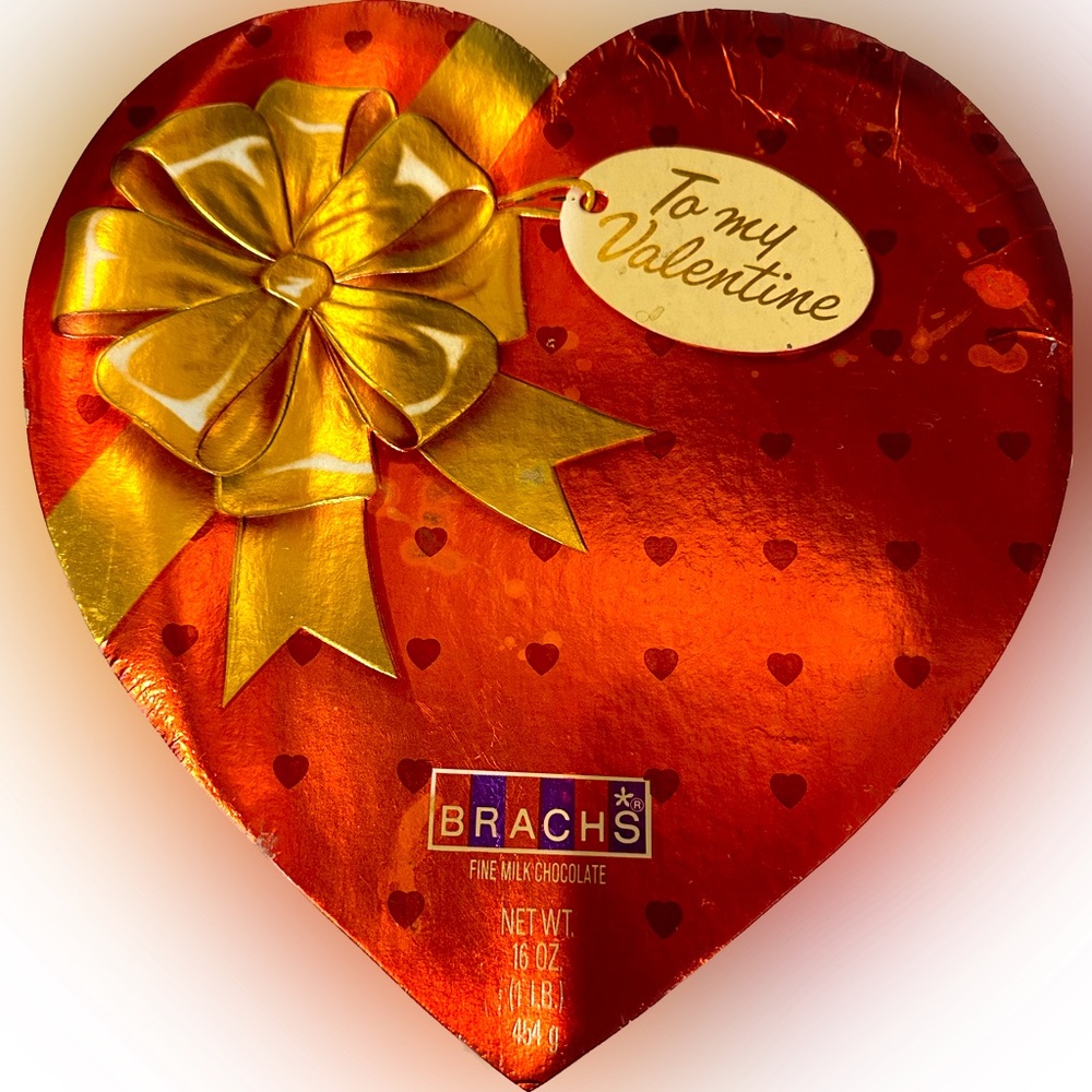 VTG 1980s DISTRESSED BRACHS VALENTINE HEART CHOCOLATE BOX LOVE SPECIAL GIFT